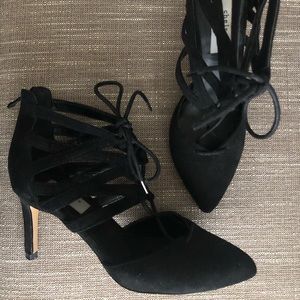 [chelsea and zoe] tie up heels